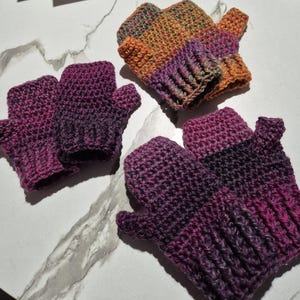 Children&#39;s rainbow fingerless gloves in Bendigo Woollen Mills 100% pure wool yarn in various sizes.