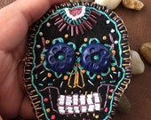 Handmade brooch - sugar skull - Handembroidered - wearable art