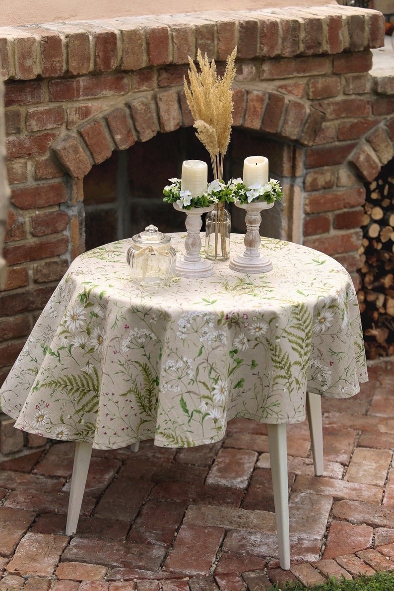 Round tablecloth Spring image 1