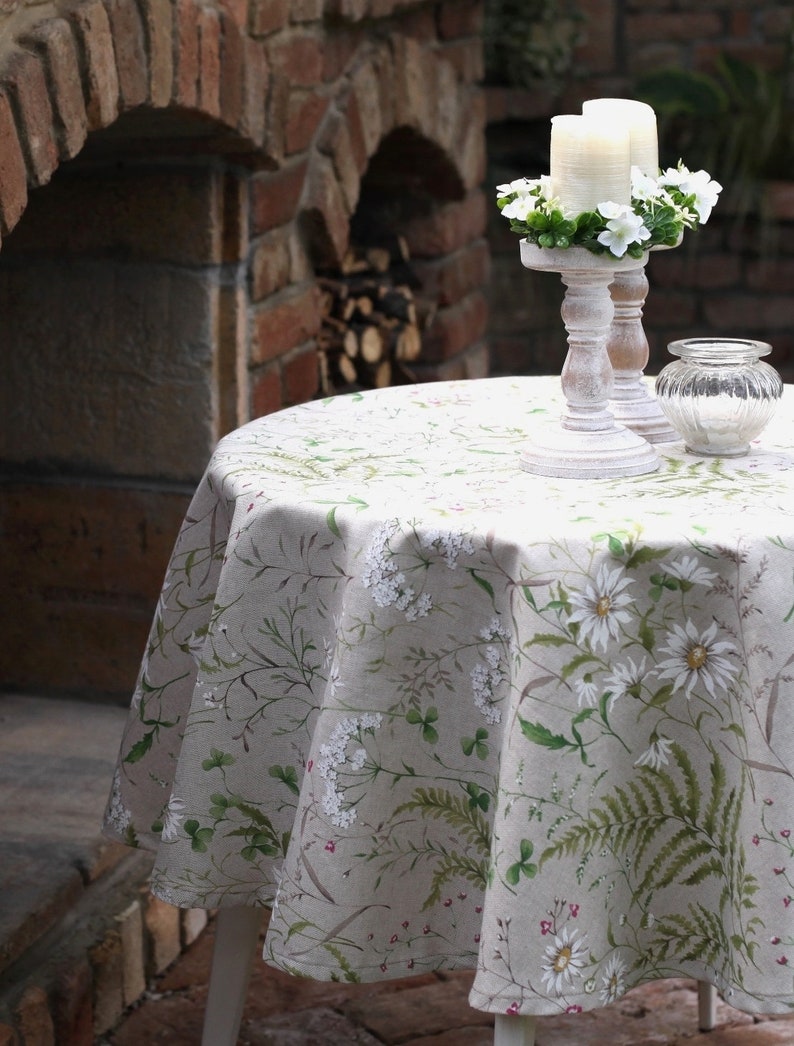 Round tablecloth Spring image 4