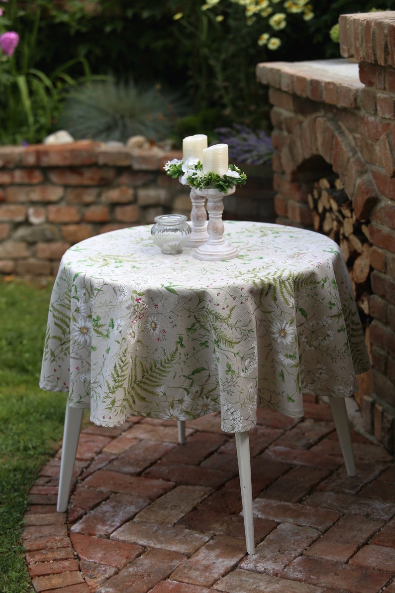 Round tablecloth Spring image 3