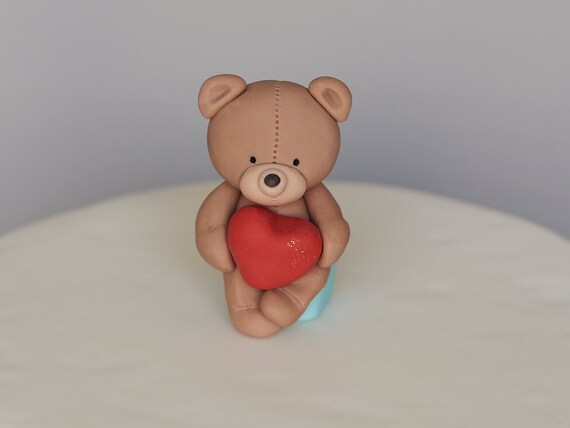 cute teddy bear with heart