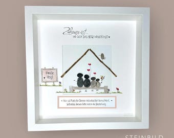 Imagen de piedra manuscrita - Familia en la casa - El hogar está aquí... - PERSONALIZADA - Boda - Padres - Hijos - Felicidad familiar - Apellido