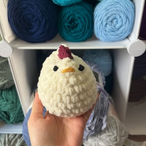 4&quot; Crochet White Chicken - Adorable Handmade Farmhouse Animal Decor - Perfect Gift for Chicken Lovers & Home Accents