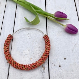 Collana rigida Arancio in carta, gioielli ecosostenibili