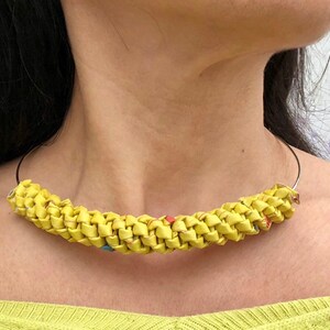 Gioielli di carta, collana corta da donna, regalo sostenibile