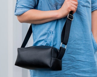 Small unisex crossbody bag Eco leather mini fanny pack with adjustable strap Black boxy designers shoulder bag minimalist style