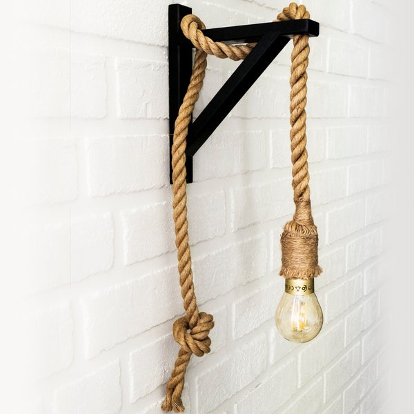 Hang'Em - Wall Rope Lamp - applique minimalista in legno in stile rustico e country con corda. Lampada da parete a sospensione fatta a mano