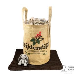 Hoher runder Aufbewahrungskorb Wäschekorb aus Upcycled Jute-Gewebe mit Griffen Rustikales Dekor aus wiederverwendeter Sackleinen-Kaffeetüte