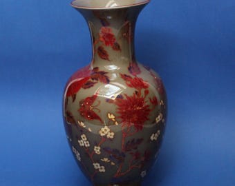 Zsolnay Pecs eosin, ceramic vase in Japanese art deco style. Floral decoration, chrysanthemums and butterflies. A unique example of art deco