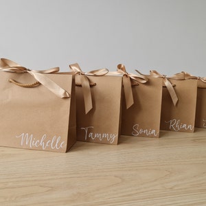 Personalizzato - Sacchetto regalo in corda naturale con fiocco - Matrimonio, compleanno, anniversario, regalo - Sposa/Sposo/Damigella d'onore, Damigella d'onore, Damigella dei fiori