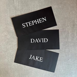 Personnalisé - Nom - Portefeuille enveloppe argent/argent - Kraft noir et blanc - Parfait pour un anniversaire, un mariage ou un cadeau d'anniversaire