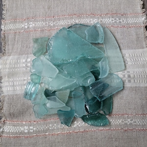 Bulk Spiaggia del Baltico blu acqua 40 pezzi VETRO DI MARE genuino Pezzi di vetro raccolti a mano per matrimoni segnaposti per ospiti