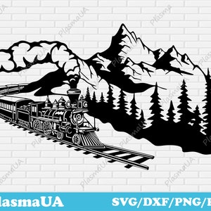 Puede incluir: Ilustración en blanco y negro de un tren de vapor vintage que viaja por un paisaje montañoso. El tren está sobre vías, con humo saliendo de su chimenea. La imagen incluye el texto "PlasmaUA" y "SVG/DXF/PNG/PDF".