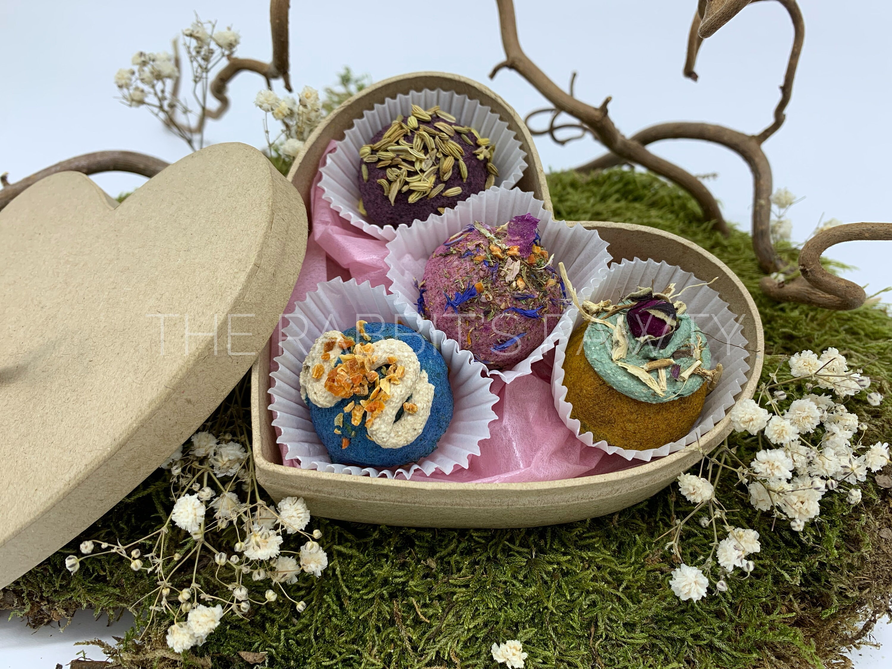 La Boîte Unique Rainbow-Truffles™ de The Rabbit's Pawty™ | Gâteries Naturelles, Saines et Biologique