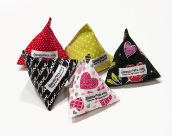 Valentine Catnip Toys -  FIVE (5) Organic Catnip and Silvervine Cat Fin Toys, Triangle Pyramid Cat Toy Gift!