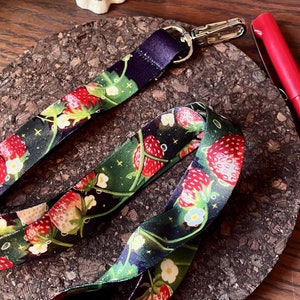 Süßer Erdbeer Schlüsselanhänger, Cottagecore Lanyard, kawaii Kartenhalter, Kartenhalter, Lanyard mit Karabiner, kawaii Ausweishalter