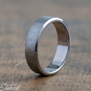 Ring van geborsteld titanium - industriële moderne ring - minimalistische ring - trouwring - grijze herenring - eenvoudige titanium band - 5-jarig jubileum