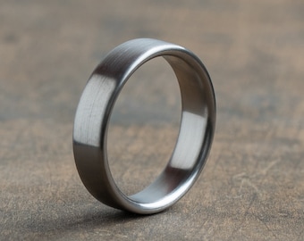 Anillo de titanio minimalista - Anillo moderno industrial - Acabado cepillado - Alianza de boda - Anillo gris para hombre - Banda de titán simple - 5 aniversario