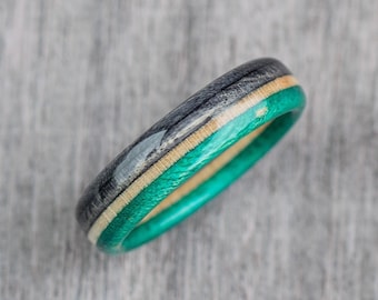 Green wooden ring - Unique Band - Black Wood - Boyfriend Gift - Anniversary Gift - Ring For Men - Custom Ring - Maximalism
