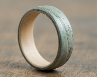 Anillo de madera de arce canadiense y fresno verde - Anillo de boda - 5 aniversario - Regalo de novio - Regalo de novia - Acabado mate - Banda de madera