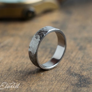 Anello in titanio martellato Anello moderno industriale Anello minimalista Fede nuziale Anello grigio da uomo Semplice fascia in titanio 5 anni di anniversario immagine 3