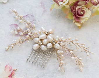 Nita pearl gold hair comb