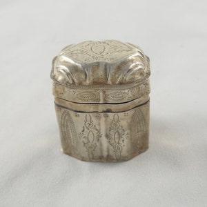 Caja de especias antigua de plata maciza holandesa Loderein, caja de especias, grabado de espinas, tapa con corazón, completamente sellada con letra de fecha, Holanda 1879