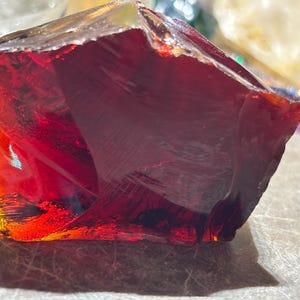 Gem Scarlet Shift Red Andara Crystal 94 grams