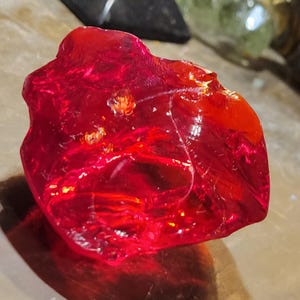 Gem Scarlet Shift Andara Crystal 76 grams