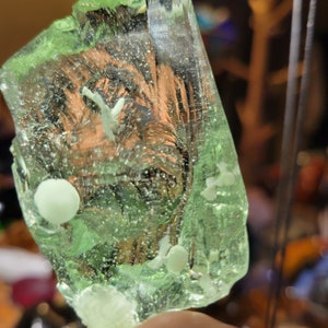 Gem gold green andara crystal 83 grams