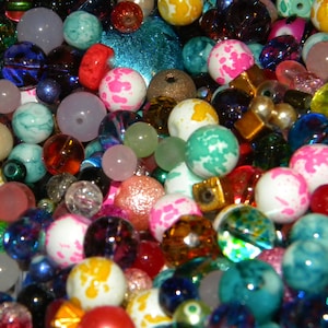 New 1/2 POUND Glass mixed colors & shaped beads lot 6mm-22mm Loose Beads Mixed Random pick lot FREE SHIPPING.... No junk, No wood No plastic