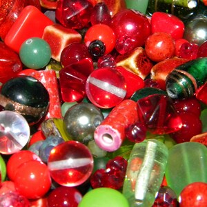 New 8/oz Loose Glass Beads mix Cranberry Red&#39;s and Evergreen&#39;s mix beads lot 6-20mm Mixed Random pick colors & shaped Bead lot FREE SHIPPING