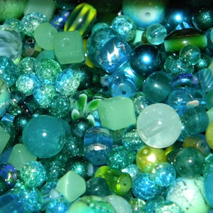 New 8/oz Loose Glass Beads Ocean Mix, Blues and greens Mix beads lot 6-20mm Mixed colors & shaped Bead lot FREE SHIPPING