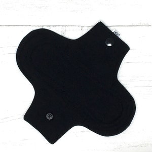 Wiederverwendbare Slipeinlage - Schwarze Damenbinde, umweltfreundlich, Vegan, leichter Stoff, 18 cm x 15 cm, nachhaltige Periodenpflege