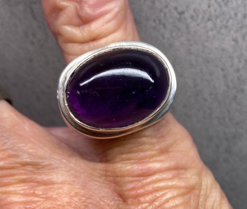 12 Gr. Authentic 925 Large Oval Purple Amethyst Cabochon Ring