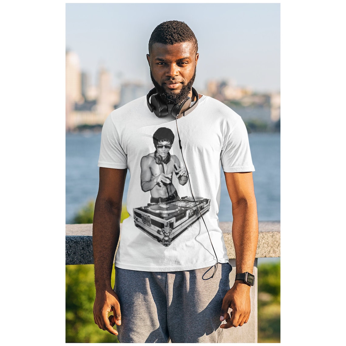 Bruce Lee DJ TShirt Spinning On The Turntable Vintage Etsy Bruce Lee DJ TShirt Spinning On The Turntable Vintage Etsy