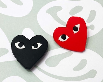 heart with eyes crocs charm - shoes accessories