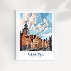 Könnte beinhalten: Eine farbenfrohe Illustration einer Stadtlandschaft mit einem hohen Turm und einem blauen Himmel mit weißen Wolken. Der Text "GDAŃSK POLAND" befindet sich am unteren Rand des Bildes.