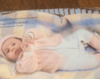 Patons Knitting Pattern Book #420 Beehive Pretty Baby Knit and Crochet Sets for Infants c.