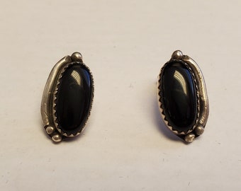 Poteaux de boucles d’oreilles en onyx / Authentique Navajo Made / Argent Stirling / Bijoux amérindiens