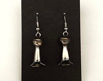 Boucles d’oreilles Silver Dangle Authentique / Navajo Squash Blossom Design / Sterling Silver / Bijoux amérindiens