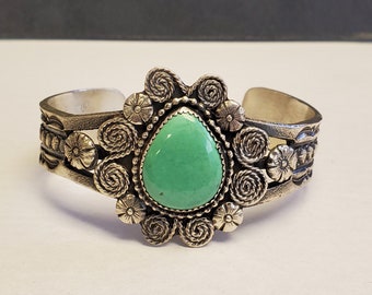 Jade Bracelet / Stirling Silver / Authentic Navajo Made / Traditional Blossom and Sun Rays Design / Native American Jewelry