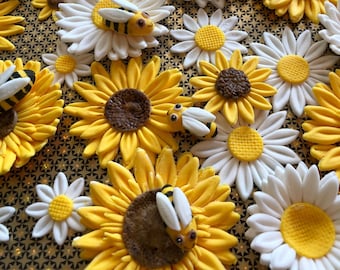 Fondant Daisy, Sunflower & Bee Cake Toppers: Edible Summer Flowers, Frozen Fever cake