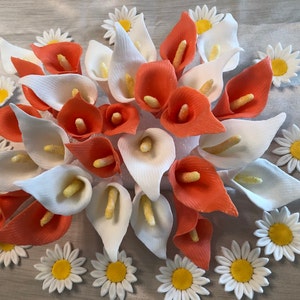 12 Gum Paste Large  CALLA LILIES / Any color /Cake decoration /  Sugar flowers / Wedding cake decorations/  Fondant flowers