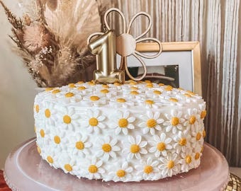 50 Fondant Daisy Flowers: Cake & Cupcake Sugar Decorations