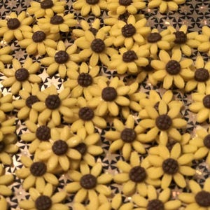 Small  Fondant Sunflowers / Cake Cupcake Edible Decorations / Fondant flowers / Edible Sunflowers / Smash cake / Baby shower /