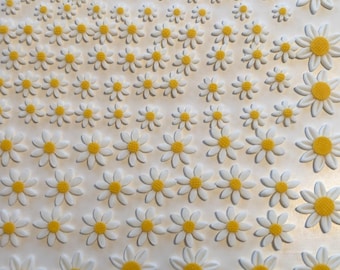 90  Fondant Small Daisies /   Cake Cupcake Sugar Decorations /  Fondant flowers / Edible Daisy / Baby Shower