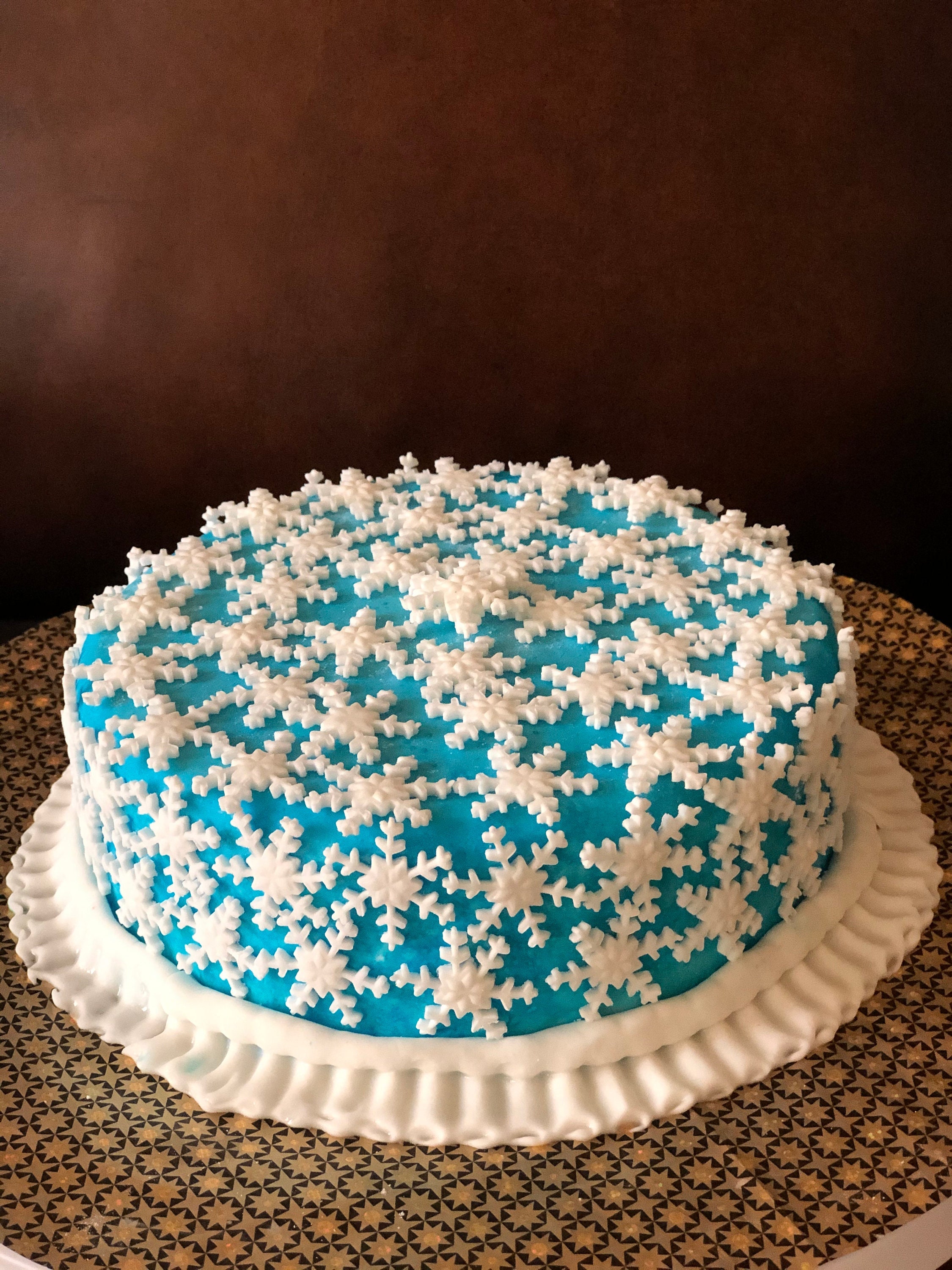 28-30 Edible Sugar Fondant Snowflakes Birthday Cake Cupcake Decorations  Christmas Toppers Baby Shower Baking 