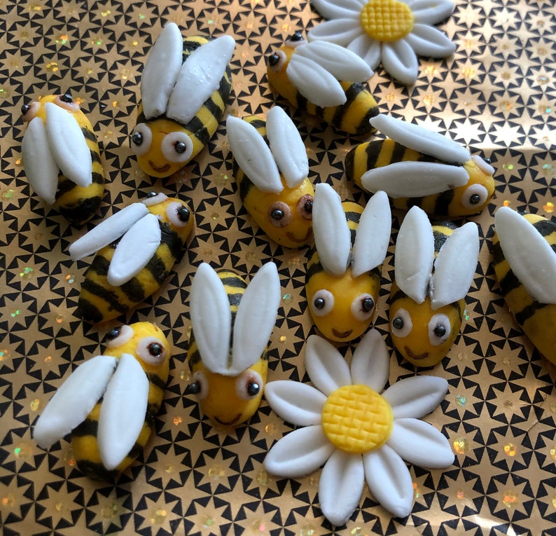 6 Fondant Edible Bumble Bees Cupcake Toppers Cake Decorations Etsy